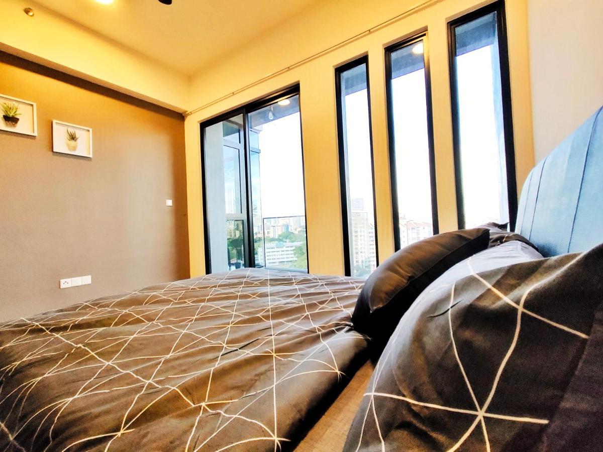Beacon Executive At For 10pax And 2 Bed * Georgetown