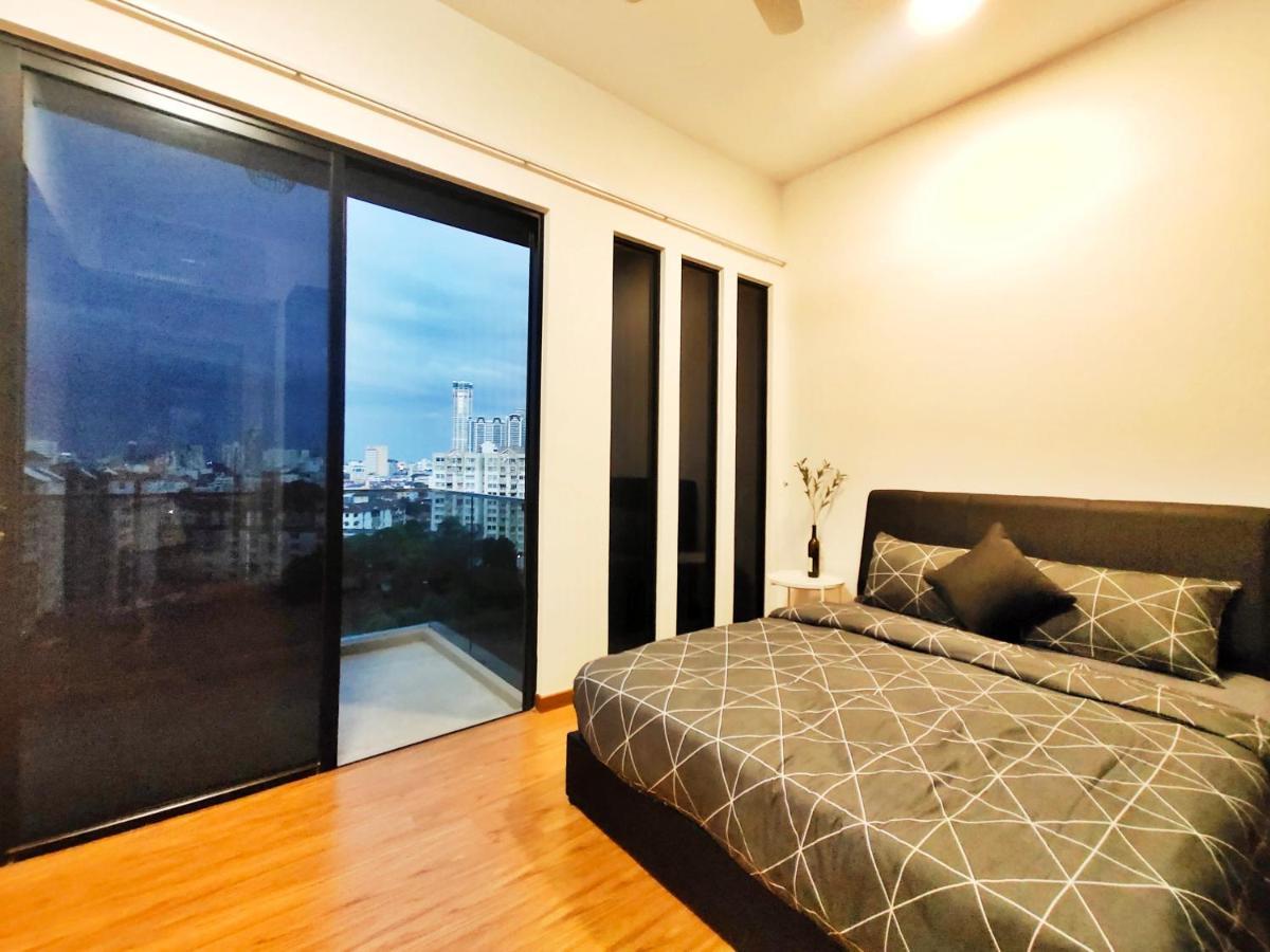 Beacon Executive At For 10pax And 2 Bed * Georgetown