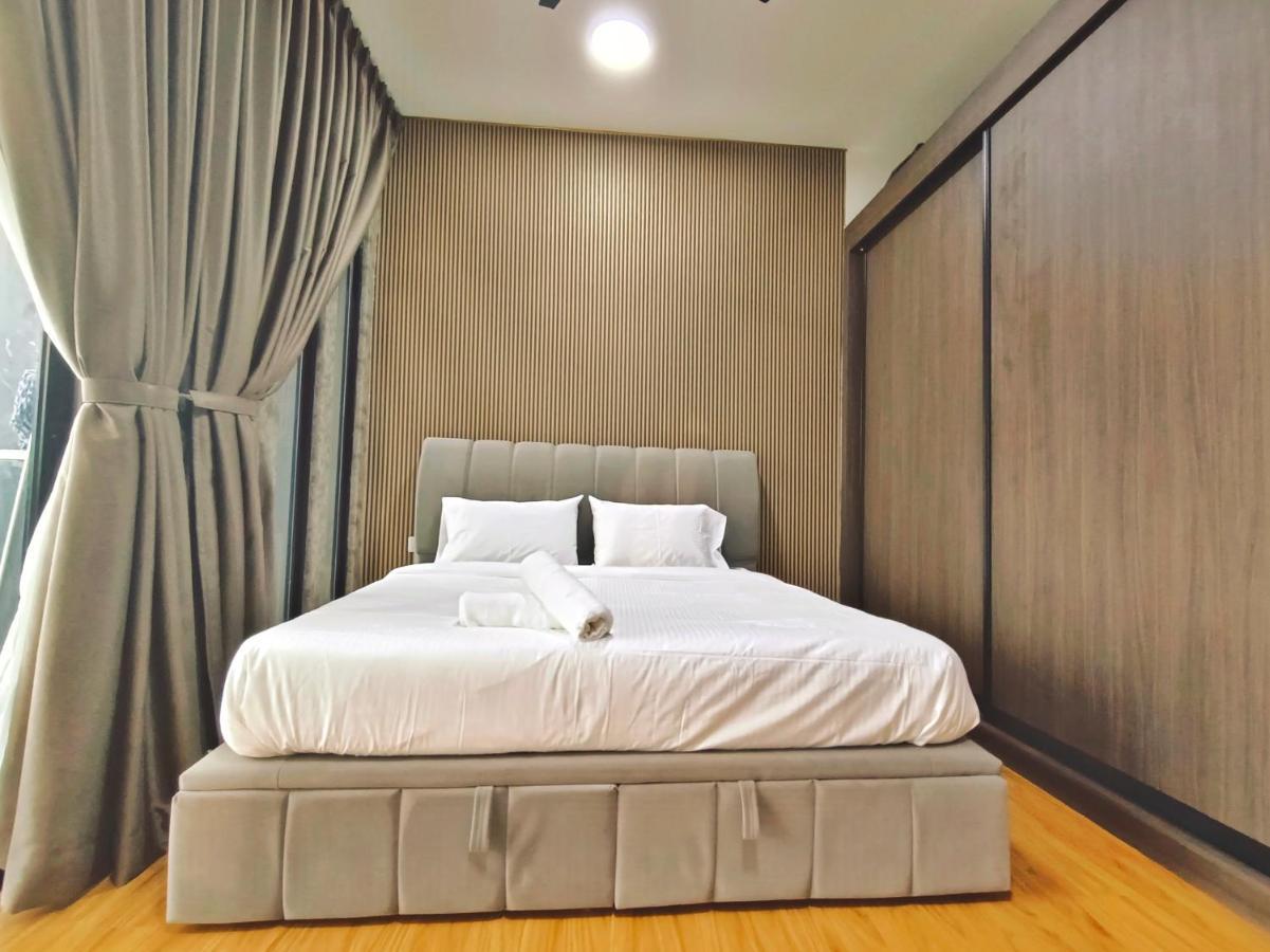 Beacon Executive At For 10pax And 2 Bed Georgetown