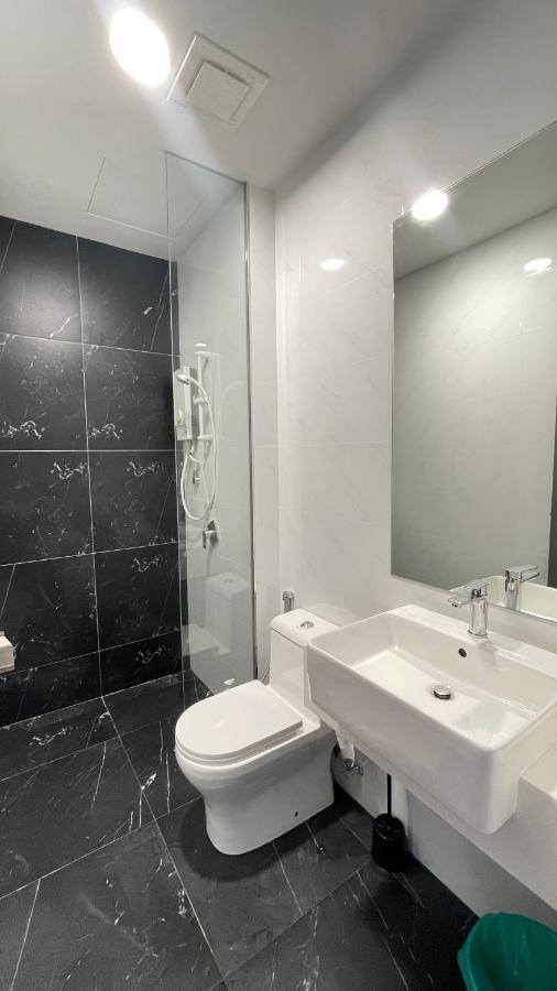 Pangsapuri Beacon Executive At For 10pax And 2 Bed Georgetown