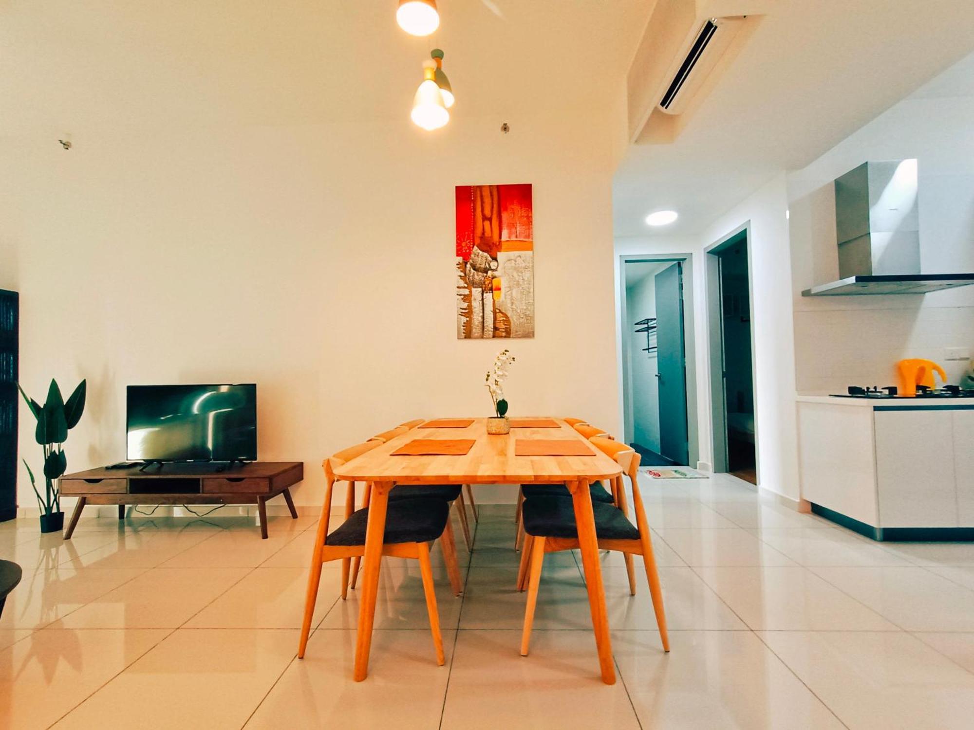 Beacon Executive At For 10pax And 2 Bed Georgetown